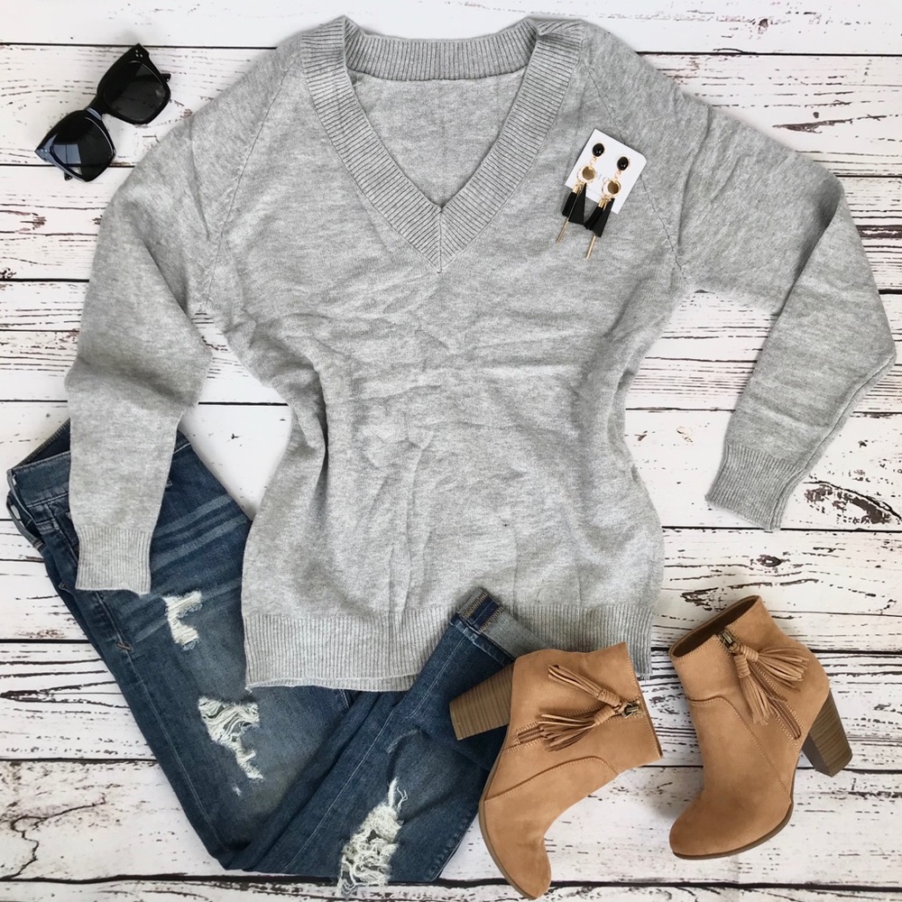 ❗️1 LEFT❗️ Grey Soft Cashmere Knit Sweater - Picture 2 of 8
